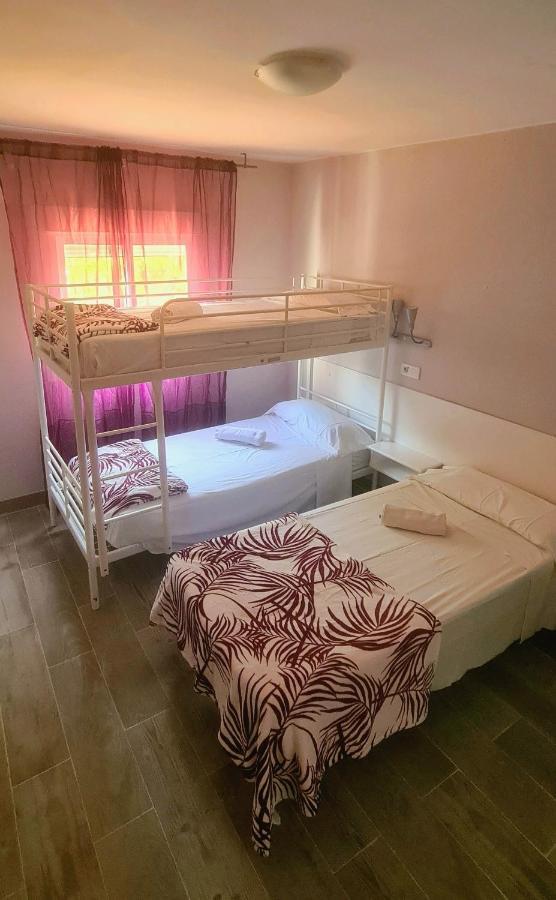 Hostal La Cabana Salou Esterno foto